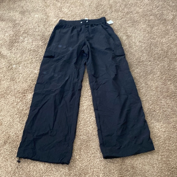 Tilly’s | NWT Black Light Weight Cargo Pants - Picture 1 of 8
